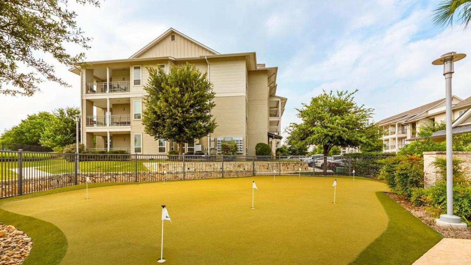 Landing At The Green At Plum Creek - 2 Bedrooms In ไคล์ ภายนอก รูปภาพ