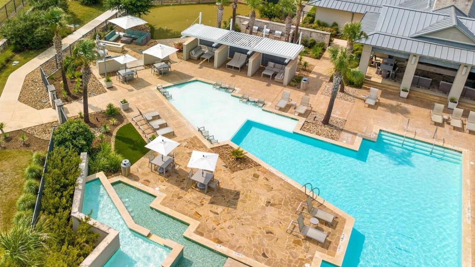 Landing At The Green At Plum Creek - 2 Bedrooms In ไคล์ ภายนอก รูปภาพ