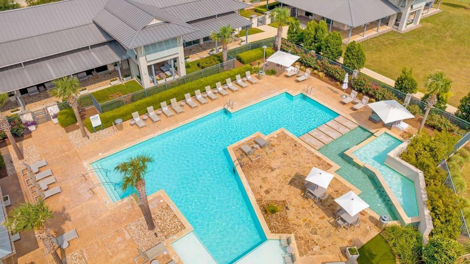 Landing At The Green At Plum Creek - 2 Bedrooms In ไคล์ ภายนอก รูปภาพ